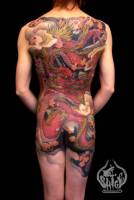 Tatuaje japonés de dragón en la espalda