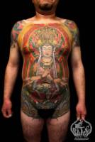 Tatuaje de un Buda toda la parte frontal del cuerpo