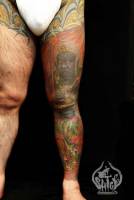 Tatuaje de un ogro japonés para la pierna