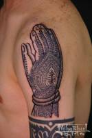Tatuaje de unas manos decoradas de Mehndi