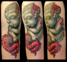 Tatuaje de un bebé monstruo