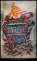 Tatuaje de una maquina tragaperras demoniaca