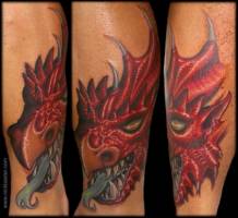 Tatuaje de una cabeza de dragón