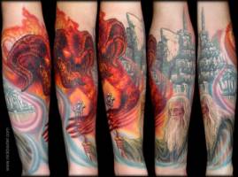Tatuaje de Gandalf luchando contra el Balrog de Moria 