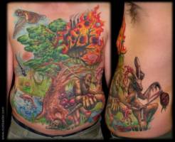 Tatuaje de un bosque quemándose con personajes fantásticos