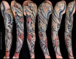 Tatuaje de una funda futurista para el brazo
