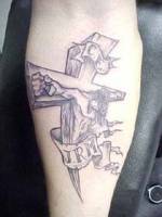 Tatuaje de cristo en la cruz