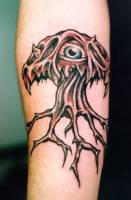 Tatuaje de un arbol zombie