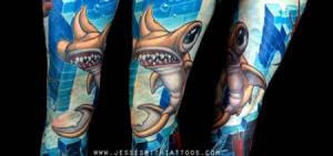 Tatuaje de un tiburon martillo