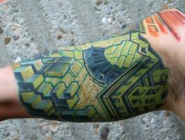 Tatuaje de una funda de piel futurista para el brazo