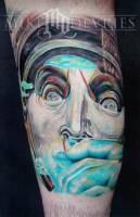 Tatuaje de la cara de Dalí