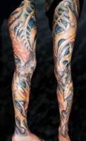 Tatuaje funda alienígena para la pierna