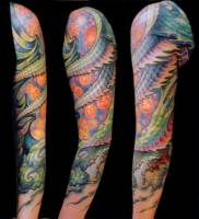 Tatuaje de funda futurista para el brazo