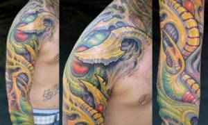Tatuaje de piel futurista para brazo y hombro