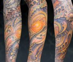 Tatuaje de una funda estilo alien