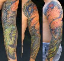Tatuaje de piel alienígena para el brazo