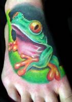 Tatuaje de una rana en el pie
