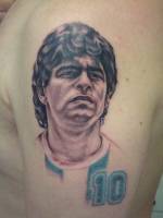 Tatuaje de la cabeza de Maradona