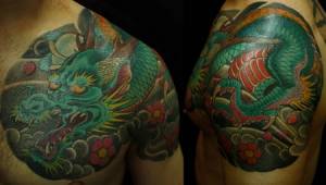 Tattoo de un dragón japonés en el hombro