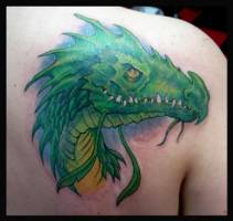 Tattoo de una cabeza de dragón