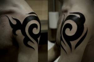 Tattoo de un tribal en el hombro
