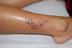Tatuaje de varies estrellas