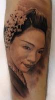 Tatuaje de una bonita geisha