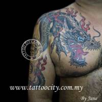 Tatuaje de un dragón en llamas