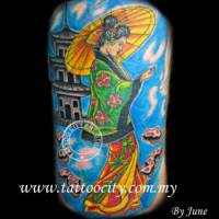 Tatuaje de una geisha japonesa debajo de una sombrilla