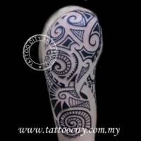 Tatuaje de un tribal maori con espirales maorí