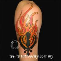 Tatuaje del símbolo de los sikh en llamas