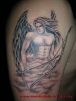 Tatuaje de un angel arquero