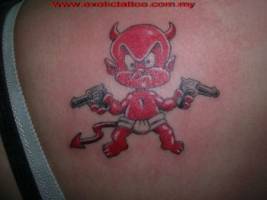 Tatuaje de un demonio pistolero