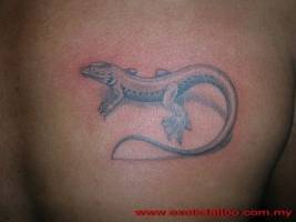 Tattoo de una lagartija realistica
