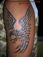 Tatuaje de un águila tribal