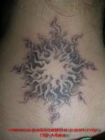 Tatuaje de un sol de fuego