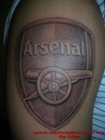 Tatuaje del logo del Arsenal