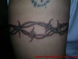 Tatuaje de un brazalete de espino