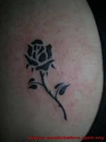 Tatuaje de una rosa pequeña