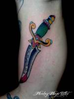 Tatuaje de un puñal