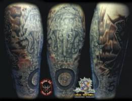 Tatuaje de una estatua de Erawan, el elefante de 3 cabezas