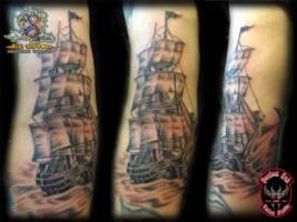 Tatuaje de un barco de vela