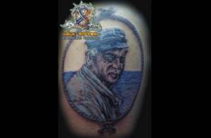 Tatuaje del retrato de un marinero