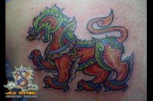 Tatuaje de un león tailandés