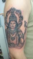 Tatuaje del dios vishnu en blanco y negro