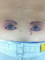 Tatuaje de unos ojos llorando