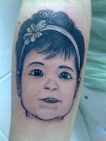 Tatuaje retrato de una niña