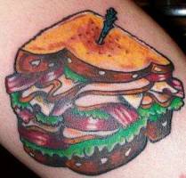 Tatuaje de un apetitoso sandwitch