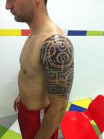 Tattoo maori en el brazo