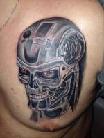Tatuaje de la cabeza de terminator